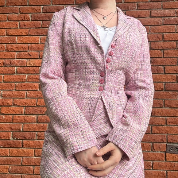 Pink tweed suit set - Picture 10 of 16